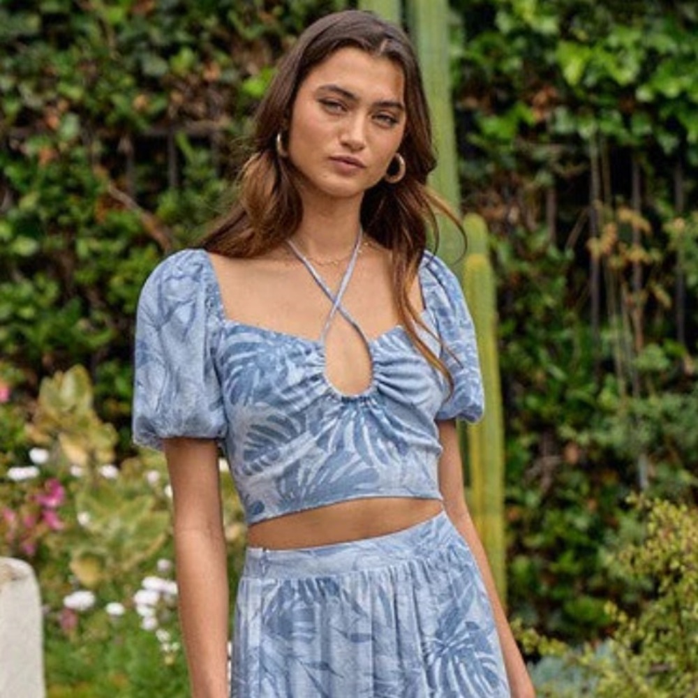 La lavon Tropical Print Top.